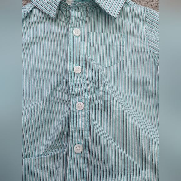6/$22. Carter's 3 months button up shirt. Boys collared long sleeve. - Picture 2 of 3